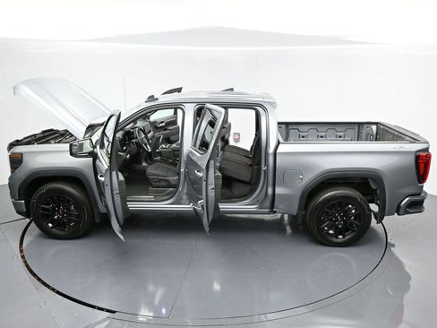 Used 2025 GMC Sierra 1500 Elevation image 41