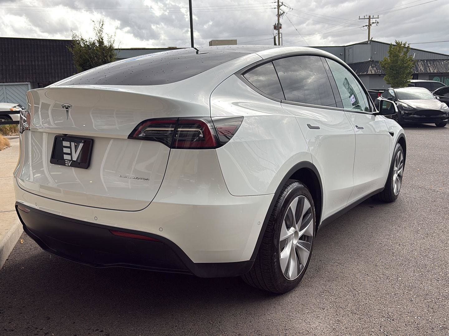 Used 2022 Tesla Model Y Long Range AWD/4WD image 8