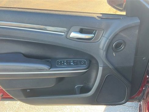 Used 2018 Chrysler 300 Touring L image 15