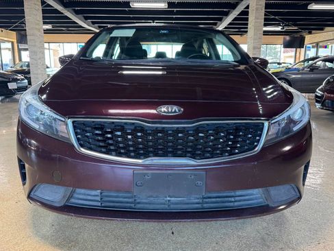 Used 2017 Kia Forte LX FWD image 2