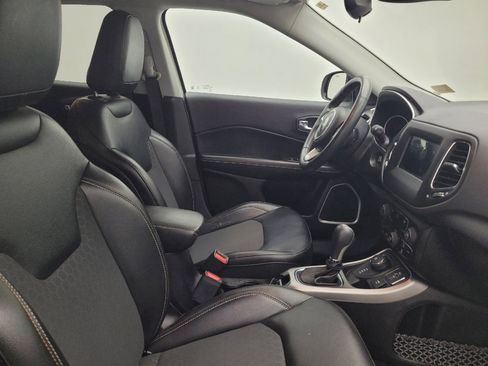 Used 2019 Jeep Compass Latitude w/ Cold Weather Group AWD/4WD image 21