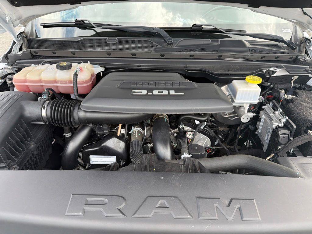 Used 2021 RAM 1500 Laramie AWD/4WD image 8