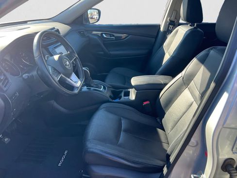 Used 2017 Nissan Rogue SL w/ SL Premium Package image 15