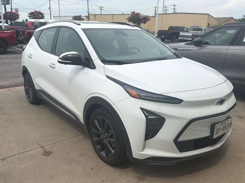 Used 2022 Chevrolet Bolt EUV Premier w/ Launch Edition FWD image 3