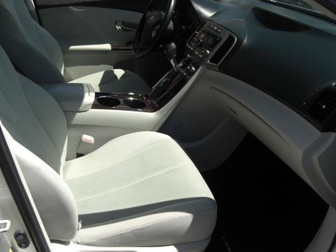 Used 2009 Toyota Venza AWD image 15