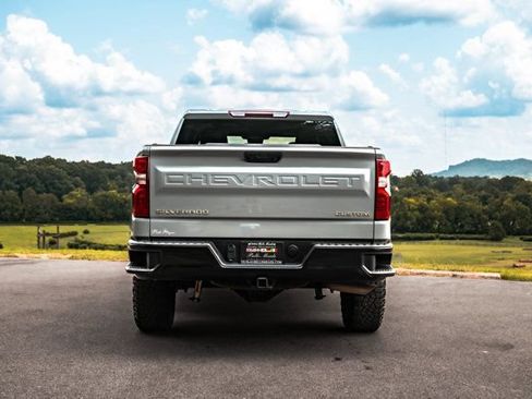 Used 2025 Chevrolet Silverado 1500 Custom Trail Boss AWD/4WD image 15
