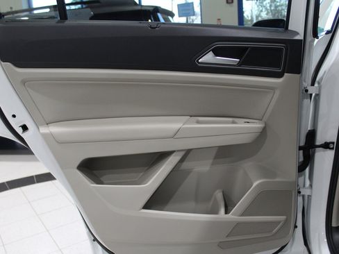 Used 2019 Volkswagen Atlas SEL R-Line image 17