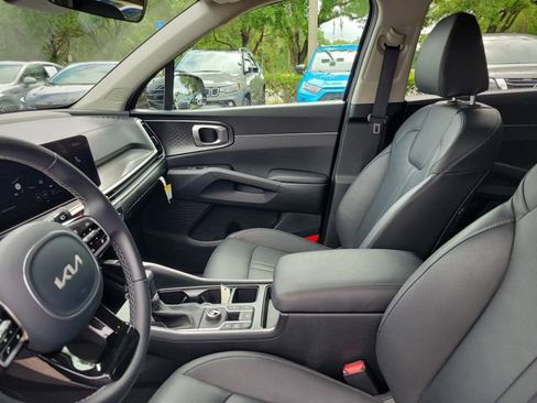 Used 2025 Kia Sorento S FWD image 13