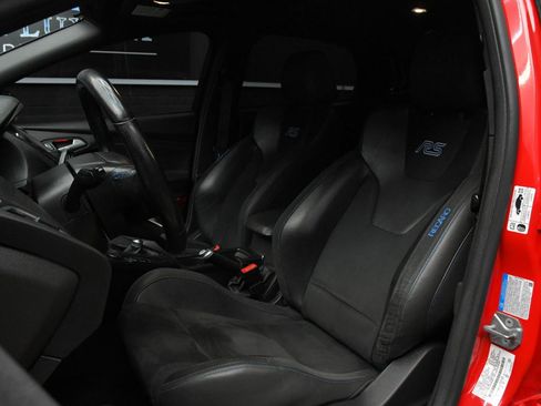 Used 2018 Ford Focus RS AWD/4WD image 29