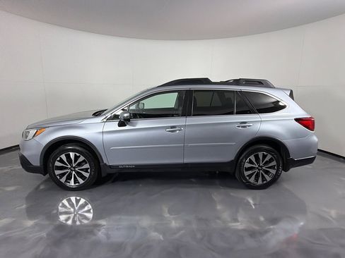 Used 2015 Subaru Outback 3.6R Limited AWD/4WD image 6
