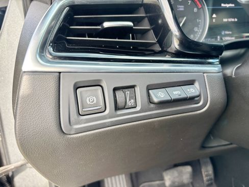 Used 2025 Cadillac XT6 Premium Luxury w/ Technology Package image 27