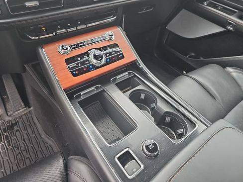 Used 2021 Lincoln Aviator Grand Touring w/ Equipment Group 302A AWD/4WD image 22
