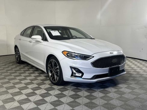 Used 2019 Ford Fusion Titanium image 2