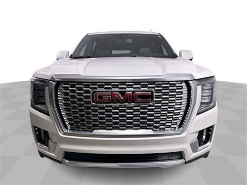 Used 2022 GMC Yukon XL Denali w/ Max Trailering Package image 3