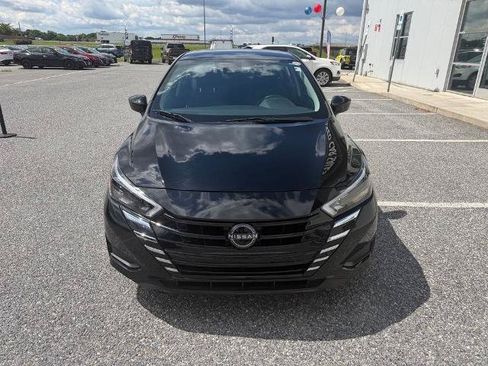 Used 2025 Nissan Versa SV FWD image 3