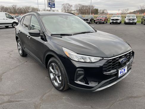 Used 2025 Ford Escape ST-Line w/ Equipment Group 301A image 9