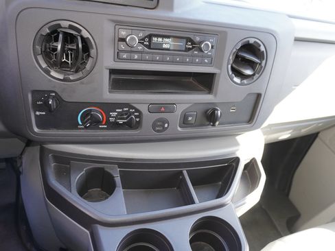 Used 2024 Ford E-450 and Econoline 450 Super Duty w/ Power Windows & Locks Group RWD image 15