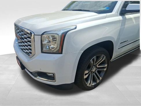Used 2018 GMC Yukon Denali w/ Denali Ultimate Package AWD/4WD image 16