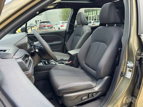 Used 2025 Subaru Forester Premium w/ Convenience Package #1 AWD/4WD image 5