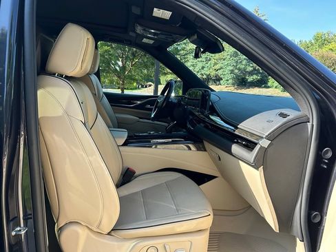Used 2024 Cadillac Escalade ESV Premium Luxury w/ LPO, Floor Liner Package AWD/4WD image 55