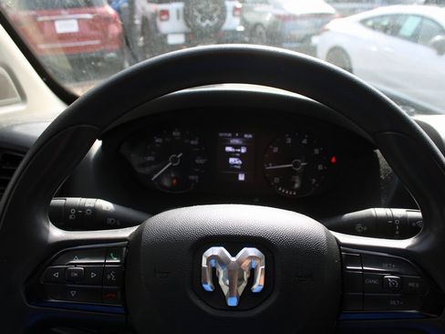 Used 2023 RAM ProMaster 2500 image 33