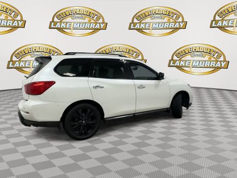 Used 2018 Nissan Pathfinder SL w/ Midnight Edition Package FWD image 3
