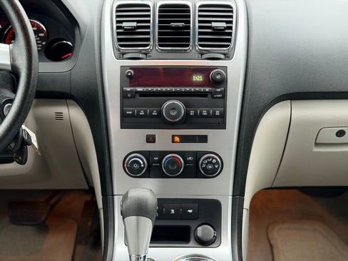 Used 2008 GMC Acadia SLE image 17