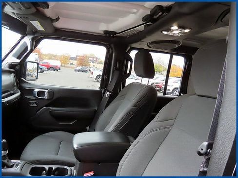 Certified 2022 Jeep Wrangler Unlimited Sport image 13