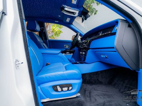 Used 2024 Rolls-Royce Phantom Sedan RWD image 55