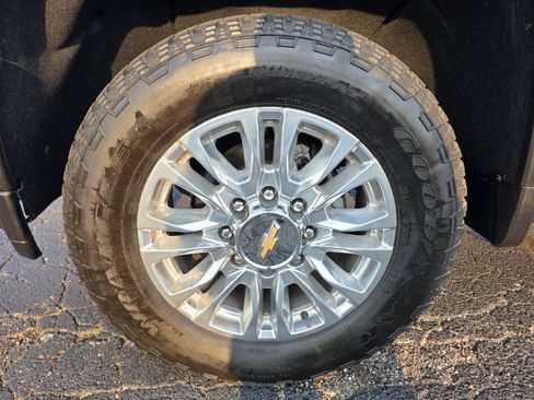 Used 2022 Chevrolet Silverado 2500 High Country w/ Z71 Off-Road Package AWD/4WD image 29