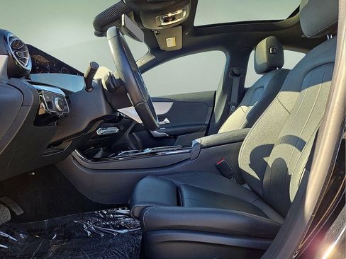 Used 2025 Mercedes-Benz CLA 250 image 23