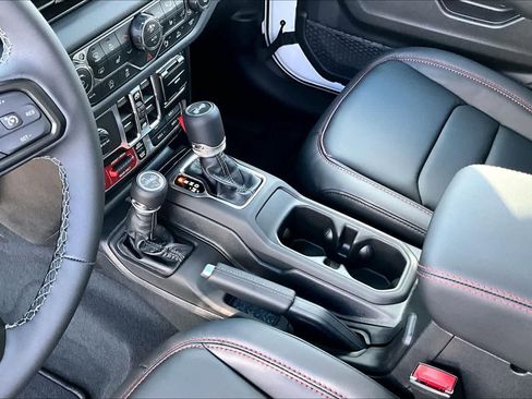 New 2026 Jeep Wrangler Unlimited Rubicon AWD/4WD image 17
