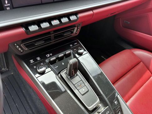 Used 2020 Porsche 911 Carrera RWD image 32