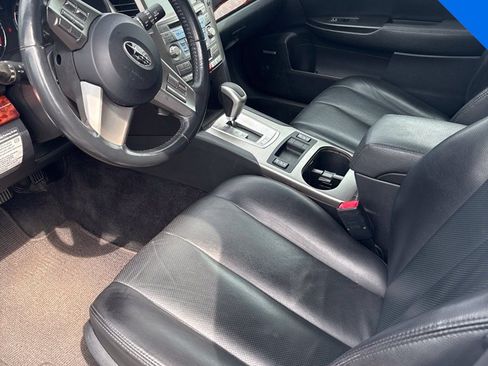 Used 2011 Subaru Outback 2.5i Limited AWD/4WD image 8