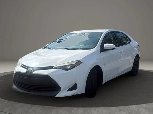 Used 2017 Toyota Corolla LE FWD image 3