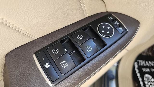 Used 2014 Mercedes-Benz GL 550 4MATIC w/ Driver Assistance Package image 17
