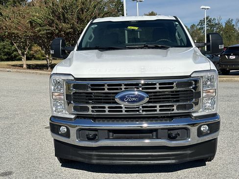 Used 2024 Ford F250 XLT image 2