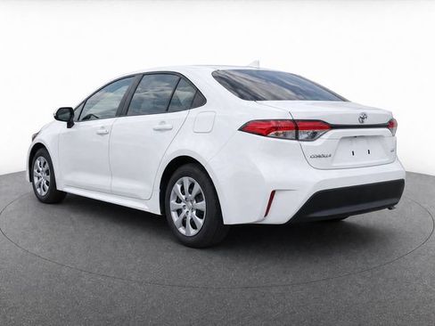 Used 2025 Toyota Corolla LE FWD image 3