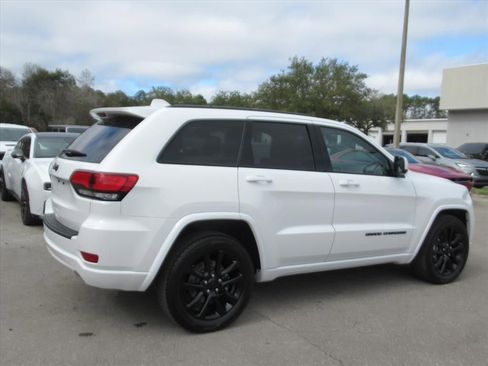 Used 2021 Jeep Grand Cherokee Laredo X image 6