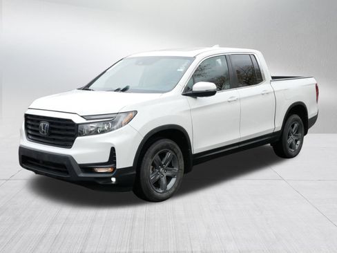 Certified 2023 Honda Ridgeline RTL image 3