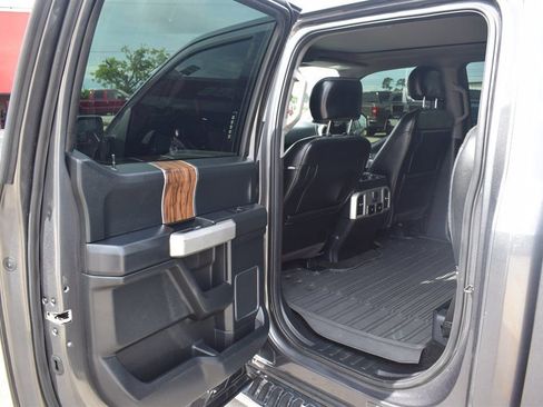 Used 2018 Ford F150 Lariat w/ Equipment Group 502A Luxury AWD/4WD image 10