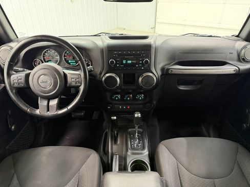 Used 2017 Jeep Wrangler Sport w/ Quick Order Package 24S AWD/4WD image 13