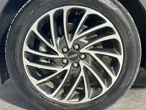 Used 2019 Lincoln Nautilus Reserve image 34