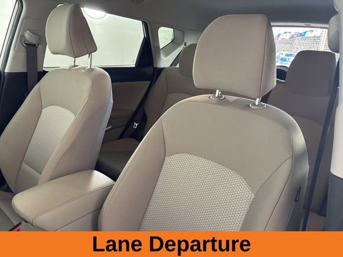 Used 2025 Kia Soul LX FWD image 9