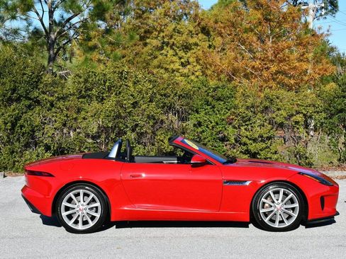 Used 2019 Jaguar F-TYPE Convertible image 36