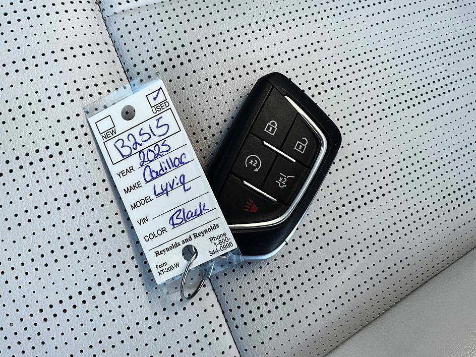 Used 2025 Cadillac Lyriq Sport AWD/4WD image 37