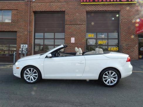 Used 2011 Volkswagen Eos Komfort image 2