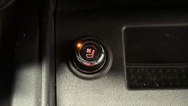 Used 2021 Nissan Titan PRO-4X w/ Pro-4x Convenience Package AWD/4WD image 43