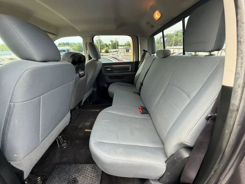 Used 2017 RAM 1500 Classic SLT AWD/4WD image 11