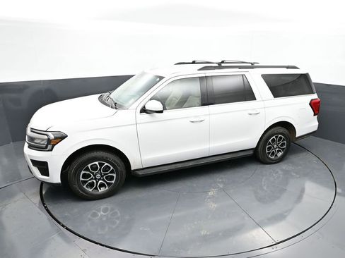 Used 2024 Ford Expedition Max XLT image 44